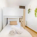 Penthouse Pyrinees , Terrace , Parking & Storage Sabinanigo