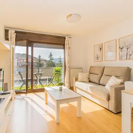 Penthouse Pyrinees , Terrace , Parking & Storage Apartment Sabinanigo