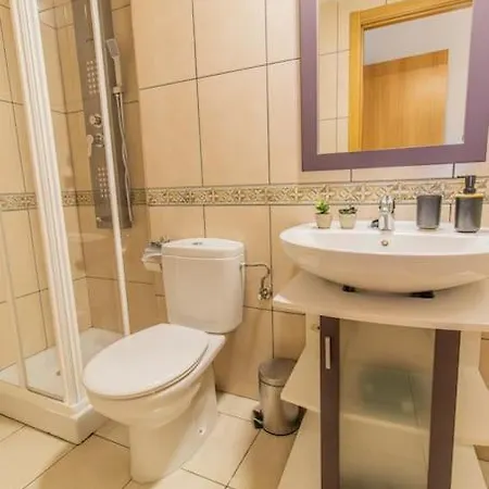 Penthouse Pyrinees , Terrace , Parking & Storage Daire