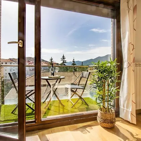 Penthouse Pyrinees , Terrace , Parking & Storage *