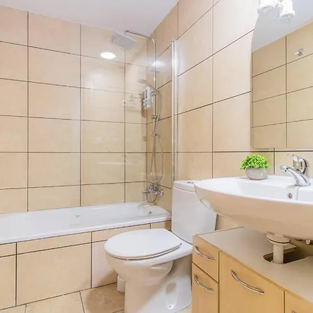 Daire Penthouse Pyrinees , Terrace , Parking & Storage Sabiñánigo