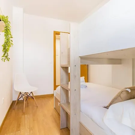 Penthouse Pyrinees , Terrace , Parking & Storage *