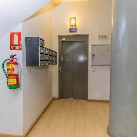 Penthouse Pyrinees , Terrace , Parking & Storage Apartment *