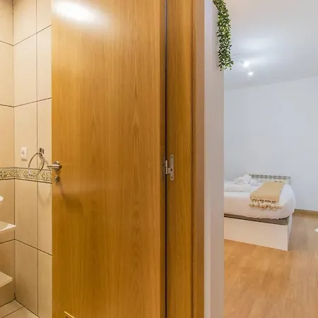 Penthouse Pyrinees , Terrace , Parking & Storage Apartment Sabinanigo